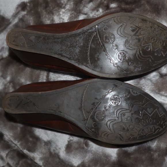 Brown Almond Toe Wedges - Picture 2 of 3